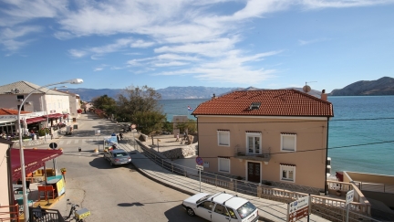 Apartman Sanja s balkonom i pogledom na more