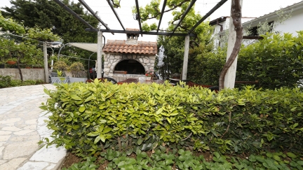 Apartman Sucur s terasou v zahrade