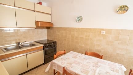 Apartman Mario s terasom i pogledom na more