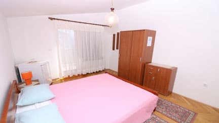 Double room Jasna 1 with shared balcony and sea view