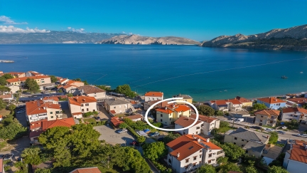 Studio Apartment Cavrak R. 5 with Terrace & Sea View