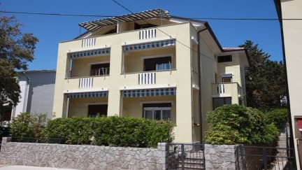 Studio Apartment Cavrak R. 5 with Terrace & Sea View