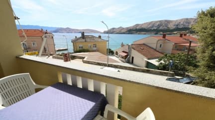 Studio Apartment Cavrak R. 5 with Terrace & Sea View