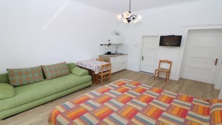 Studio Apartment Cavrak R. 5 with Terrace & Sea View