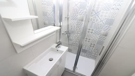 Studio Apartment Cavrak R. 5 with Terrace & Sea View