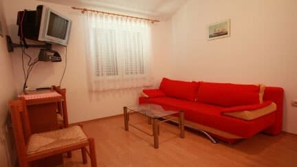 Apartman Goga 3 u mirnom dijelu mjesta