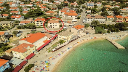 Apartman Sanja s balkonom i pogledom na more