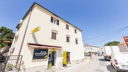 Apartman Sanja s balkonom i pogledom na more