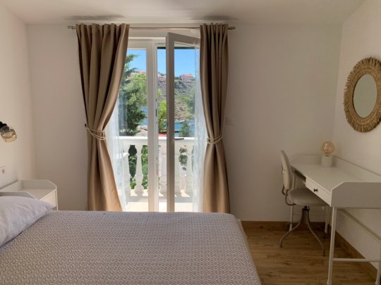 Apartment Monti with Sea View