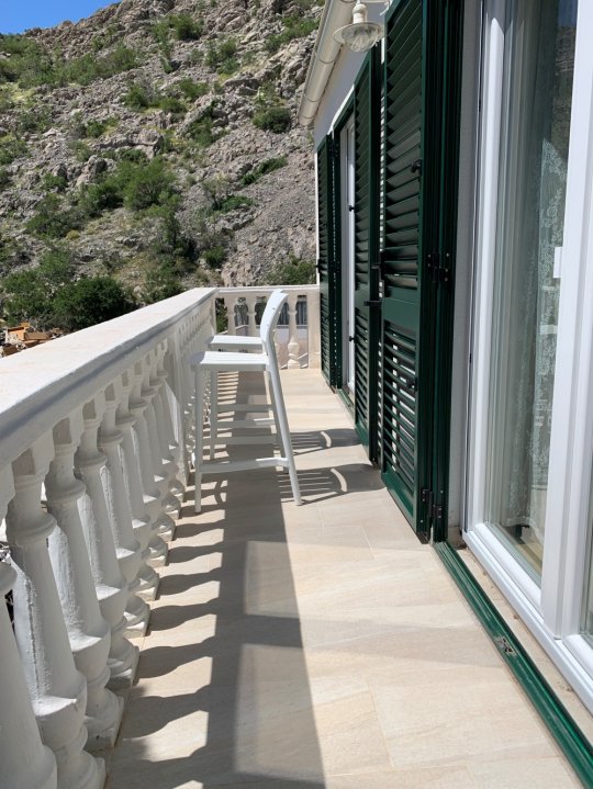 Apartment Monti with Sea View