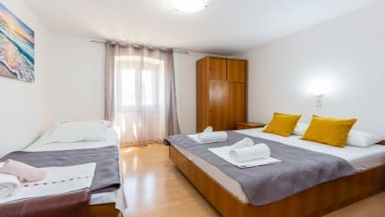 Apartman Marin 2 s pogledom na more