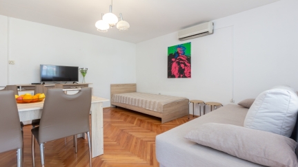 Apartman Meri s 2 dvokrevetne sobe i terasom