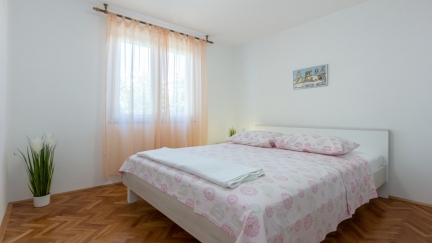 Apartman Meri s 2 dvokrevetne sobe i terasom