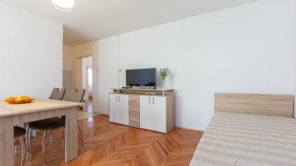 Apartman Meri s 2 dvokrevetne sobe i terasom