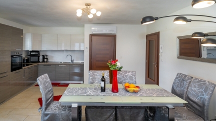 Apartman Harmonie s jacuzzijem i terasom