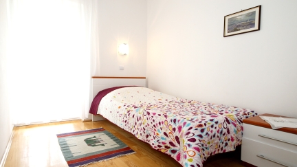Apartament Polonijo Red z przestronnym tarasem w cichej okolicy