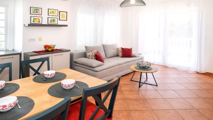 Apartment Polonijo Red mit grosser Terrasse in ruhiger Lage