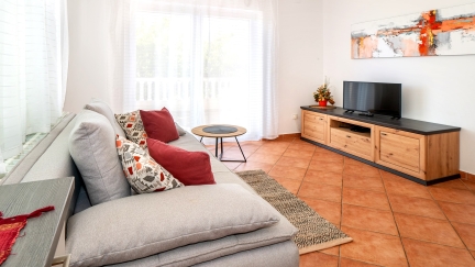 Apartament Polonijo Red z przestronnym tarasem w cichej okolicy