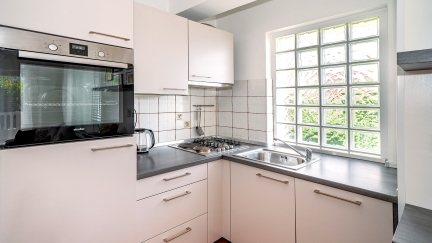 Apartament Polonijo Red z przestronnym tarasem w cichej okolicy