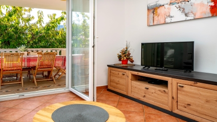 Apartament Polonijo Red z przestronnym tarasem w cichej okolicy