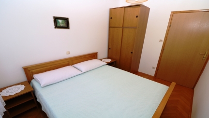 Apartman Nada A2+1 s terasom i pogledom na more