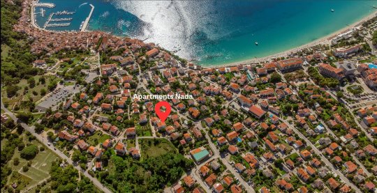 Apartman Nada A4+1 s terasom u mirnom dijelu mjesta