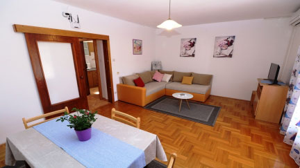 Apartment Nada A4+1 with Terrace in Quiet Area