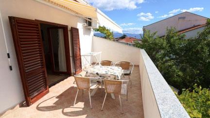 Apartman Reljic A4 s 2 dvokrevetne sobe i terasom