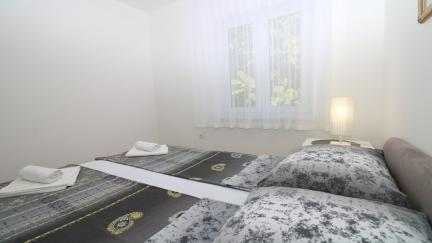 Apartman Viktorija s terasom u mirnom dijelu