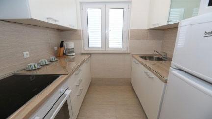 Apartman Viktorija s terasom u mirnom dijelu