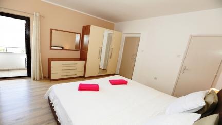 Apartman Gunga s balkonom i terasom