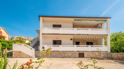 Doppelzimmer Stanka mit Terrasse und Gartenblick