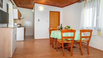 Apartman Sucur s balkonom