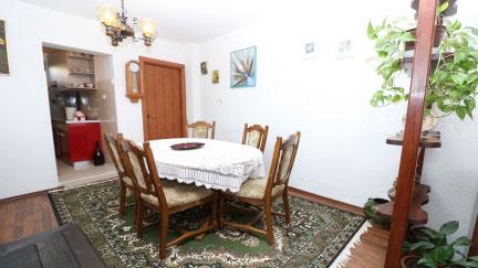 Apartman Tancabelic 2 s vrtom i u blizini plaze