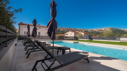 Apartman uz bazen - Anabella 2B