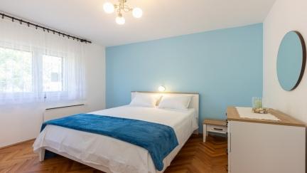 Apartman Beti A/4+1 sa terasom