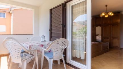 Apartman Beti A/4+1 sa terasom