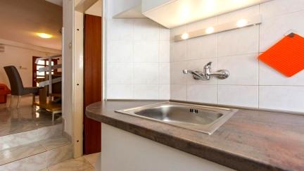 Apartman Neva s terasom i pogledom na more