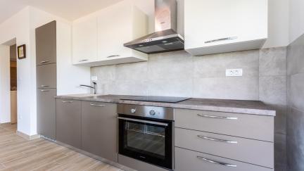 Apartman Kovac 2 s terasom i pogledom na more