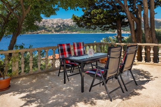 Apartman Igor s terasom i pogledom na more