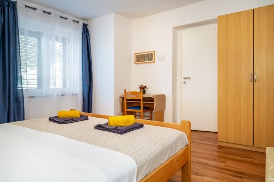 Apartman Igor s terasom i pogledom na more