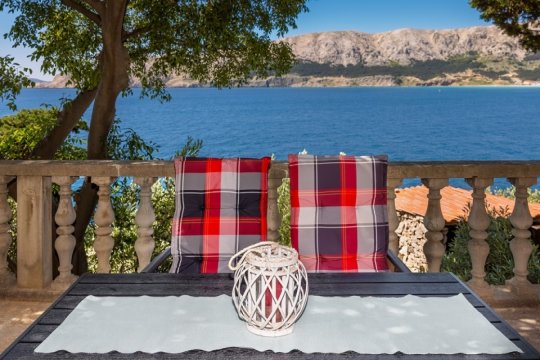 Apartman Igor s terasom i pogledom na more