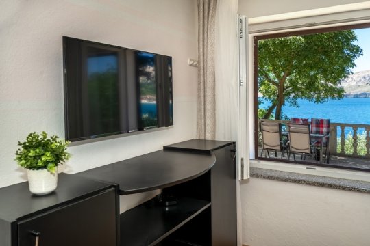 Apartman Igor s terasom i pogledom na more