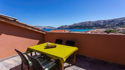 Apartment Vlahinic 3 with Terrace and Sea View