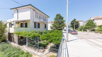 Apartment Luiza with Terrace and  Close to the Beach