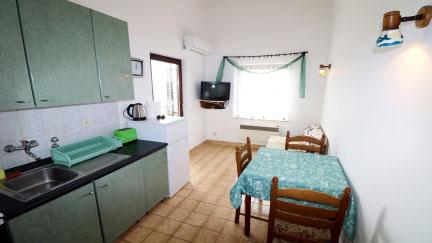 Apartman Licia s terasom i pogledom na more