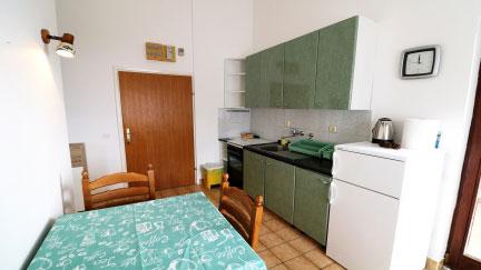 Apartman Licia s terasom i pogledom na more