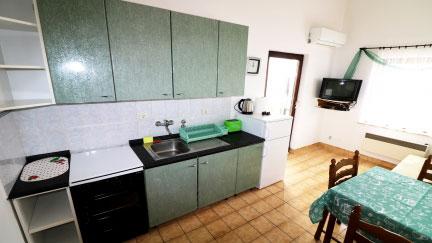 Apartman Licia s terasom i pogledom na more