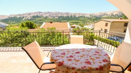 Apartment Aqua with Balcony and Garden View