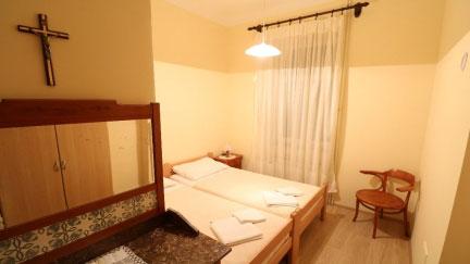 Double Room Three Angels 5 with Private Bathroom and close to the Beach